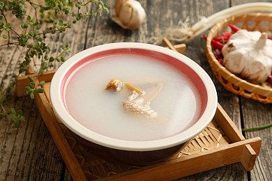 《最终幻想16》放弃回合制是为了吸引更年轻玩家